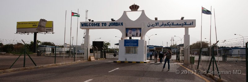 20100412_080926 D3.jpg - Border crossing to Jordan from Israel at Eilat